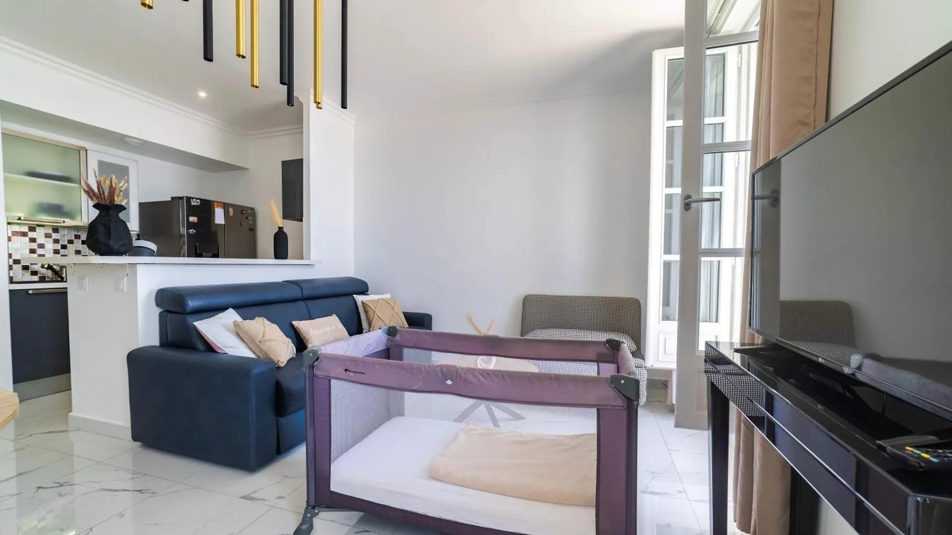 Apartment Appartement Luxueux A La Joliette Avec Vue Mer Marseilles